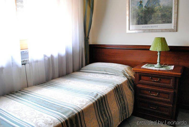 Hotel Octavia Рим Экстерьер фото